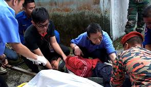 Ketua pusat kajian bencana alam (pkba) universiti malaysia sabah (ums), prof dr kawi bidin, berkata. Dapsy Anjur Nyalaan Lilin Untuk Gempa Sabah Roketkini Com