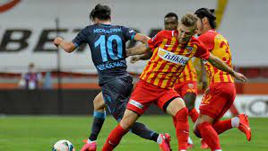 Süper lig 'de yeni hocası abdullah avcı yönetiminde henüz mağlubiyet görmeyen trabzonspor , 12 haftada kayserispor 'a konuk oldu. Kayserispor 1 2 Trabzonspor Macin Ozeti Ve Golleri Kayserispor Kume Dustu