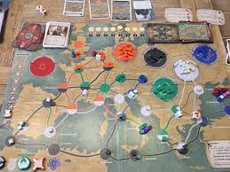 Un nuevo top orientado a los próximos títulos ambientados en la segunda guerra mundial rts y shooter. Profesor De Historia Geografia Y Arte Juegos De Mesa Con Historia 8 Para Jugar En Familia