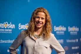 Elle a représenté la belgique au 61e concours eurovision de la chanson en 2016, avec la chanson what's the pressure. Laura Tesoro Viquipedia L Enciclopedia Lliure
