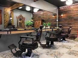 Kedai gunting rambut abang arasu di alor setar ni memang murah. Kisah Bagaimana Lelaki Ini Hias Kedai Guntingnya Persis Salun Lima Bintang