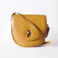 Gianfranco lotti is affiliated with nuova bottega manifatturiera borse srl. Vintage Gianfranco Lotti Leather Bag Women S Fashion Bags Wallets Cross Body Bags On Carousell