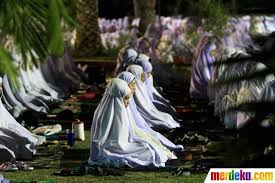 Foto Salat Tarawih Muslimah Thailand Merdeka Com Dunia Thailand