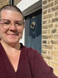 Who's in your corner? When you join a community of like minded people who  want to improve their lives, it becomes impossible to fail. In this photo  there are many people who