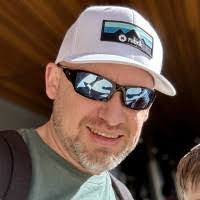 Alex Sielaff's Instagram, Twitter & Facebook