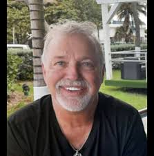 Who is a great men's hair stylist in the area?