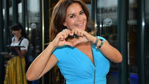 In munich, germany, 12 ferbuary 2009. Findet Sie Traummann Top Playmate Gitta Saxx Wandert Durch Osterreich Krone At