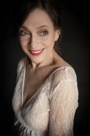 Betsy Hammer's Instagram, Twitter & Facebook