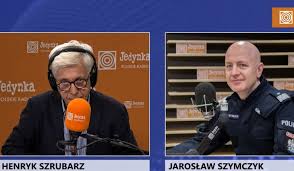 Pod adresem funkcjonariuszy wykrzykiwali m.in. 1dna7lt2swefzm