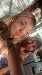 Elle Houston (@elenorehou)