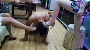 冰城玫姿双s调教狗奴_冰城玫姿踩踏舔鞋底极尽羞辱- 冰城玫姿- xl乐园社区