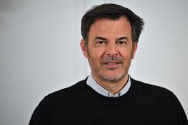 «Elles ont tellement recours à la chirurgie esthétique qu'elles n'ont plus  d'âge» : François Ozon tacle les actrices françaises