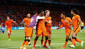 Holandia po pełnym dramaturgii meczu pokonała ukrainę (3:2) na piłkarskich mistrzostwach europy. Kbd7acm16b35om