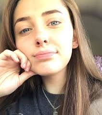 Heather Valdivia's Instagram, Twitter & Facebook