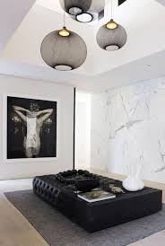 Découvrez nos lustres et suspensions en promotion avec des nouveautés toute l'année et dans tous les magasins but. Oversized Photography Minimal Monochromatic Interior Where The Contrasts Creates The Interest My Lustre Salle A Manger Maison Kardashian Deco Appartement