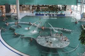 Le Complexe Aquatique Et Patinoire De Chartres L Odyssee Affiche 800 000 Entree En 2016 Chartres 28000