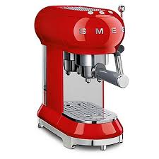 designed in iconic retro style yet technologically advanced the smeg 50 39 s retro style espresso coffee maker looks g espresso coffee machine smeg espresso