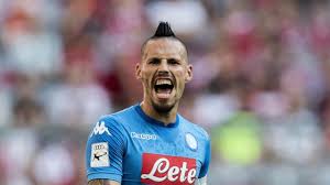 Marek hamsik is a slovakian professional footballer who plays as an attacking midfielder for seria a club napoli and the slovakia national team. Slovensky Stredopoliar Marek Hamsik Zaskocil Svojich Fanusikov Co Si To Urobil S Ucesom Novy Cas