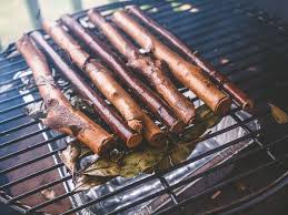 Pimento And Sweet Wood Sticks On A Bed Of Pimento Leaves Dried Fruits Recipes Pimento