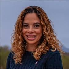 Ashley Schettler's Instagram, Twitter & Facebook