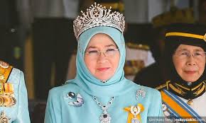 Oh ini toh, maaf bu saya nggak sengaja. Malaysiakini Tunku Azizah Kongsi Isi Hati Dilantik Wanita Utama Negara