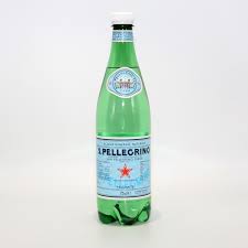 S.pellegrino is the finest sparkling natural mineral water. Acqua S Pellegrino Aperitif Safte Alkoholfrei Getranke Spirituosen Little Italy Food Onlineshop Gewerbe
