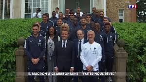 Au lendemain de l'annonce de la blessure de raphaël varane avec le real. Emmanuel Et Brigitte Macron Rendent Visite Aux Bleus A Clairefontaine Lci