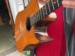 A question and answer session with Oakland's master luthier Ervin Somogyi :  Indybay