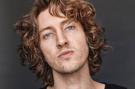 dean lewis hits new emerging artists chart peak lizzo