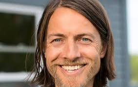 Dennis Kiley's Instagram, Twitter & Facebook