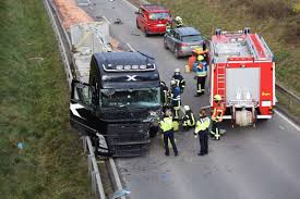 Unfall a13 heute bilder autobahn a13: Auf Der B 462 Bei Dunningen Ist Ein Schwerer Unfall Passiert Schwarzwalder Bote
