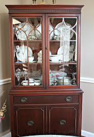 Finally Found A Picture Of How To Arrange My Dining Cabinet Duncan Phyfe China Cabinet Jpg 1101 16 Classic Dining Room China Cabinet Antique China Cabinets