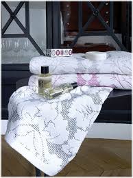 Towels Bath Towels Dressing Gowns By Descamps Linge De Toilette Serviette De Bain Linge De Bain