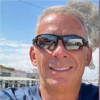 Glen Pascoe's Instagram, Twitter & Facebook