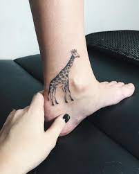 Delayu Tatuirovki I Mechtayu O Predstoyashej Poezdke Na Bali Nora Ink Art Tattoo Sashatattooingstudio Tatu S Zhirafom Malenkie Tatuirovki Zhivotnyh Tatuirovka Mama