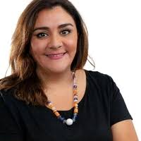 A list of who Ligia Elena Diez is following