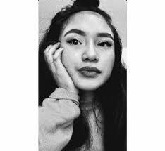 Diana Lafferty's Instagram, Twitter & Facebook