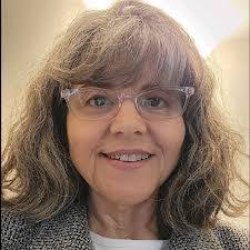 Lisa Steinhardt's Instagram, Twitter & Facebook