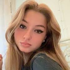 Ella Cheadle's Instagram, Twitter & Facebook