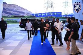 He was the eldest son of temenggong daeng ibrahim, he is a patrilineal descendant of temenggong abdul rahman who in turn was a matrilineal descendant of sultan abdul jalil shah iv, the first sultan of johor's bendahara dynasty. Pin On A Royal Johor