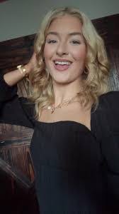 Stella Waller's Instagram, Twitter & Facebook