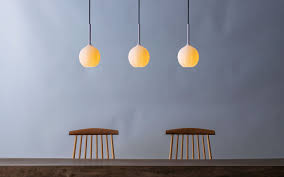 有田焼のペンダントライト | モノポーセリン - 香蘭社×MOAREA