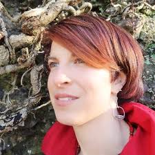 Raeanne Miller's Instagram, Twitter & Facebook