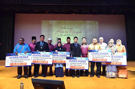 Antara kerajaan negeri yang pertama dan terawal membentuk kerajaan adalah kerajaan negeri selangor yang diketuai oleh datuk seri mohamed sementelaah perlantikan datuk seri mohamed azmin ali sebagai menteri besar selangor, perlantikan barisan ahli majlis mesyuarat kerajaan. Smk Kuala Besut Buktikan Anak Terengganu Hebat Trdi News