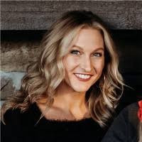 Alicia Clemens's Instagram, Twitter & Facebook