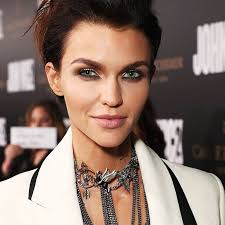 Between our panel of expert stylists and scouring the red carpets, we bring you today's freshest new looks… right here The 70 Best Short Haircut And Hairstyle Ideas