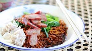 Wan tan mee sauce here is on the sweet after taste which is quite different from penang which is the salty version. 6 Popular Wan Tan Mee You Must Try In Penang