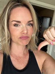 Amy Wininger's Instagram, Twitter & Facebook