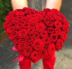 Ftd®, a premier provider of beautiful floral arrangements & flower bouquets since 1910. Exclusive Flower Arrangement In Heart Shape Of Fragrant Red Roses