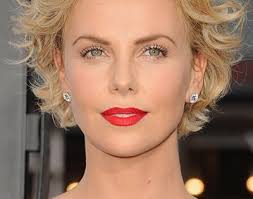 Charlize theron just debuted a major hair change at the 2019 oscars. Charlize Theron Short Blonde Wavy Hairstyle This Style Is Hair Beauty At Repinned Net